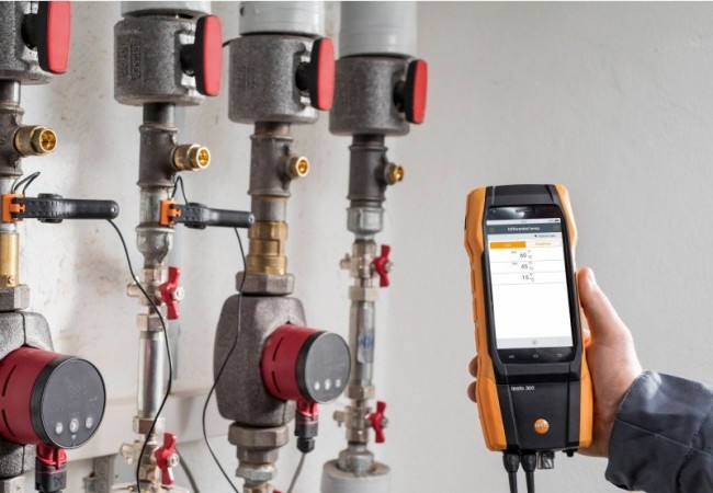 Комплект Testo 300 Longlife - анализатор дымовых газов (O2, СО с H2-компенсацией до 8 000 ppm, NO) Комплект Testo 300 Longlife - анализатор дымовых газов (O2, СО с H2-компенсацией до 8 000 ppm, NO)